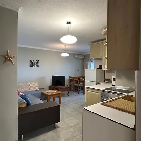Beachfront Mila, Ground Floor * Durres